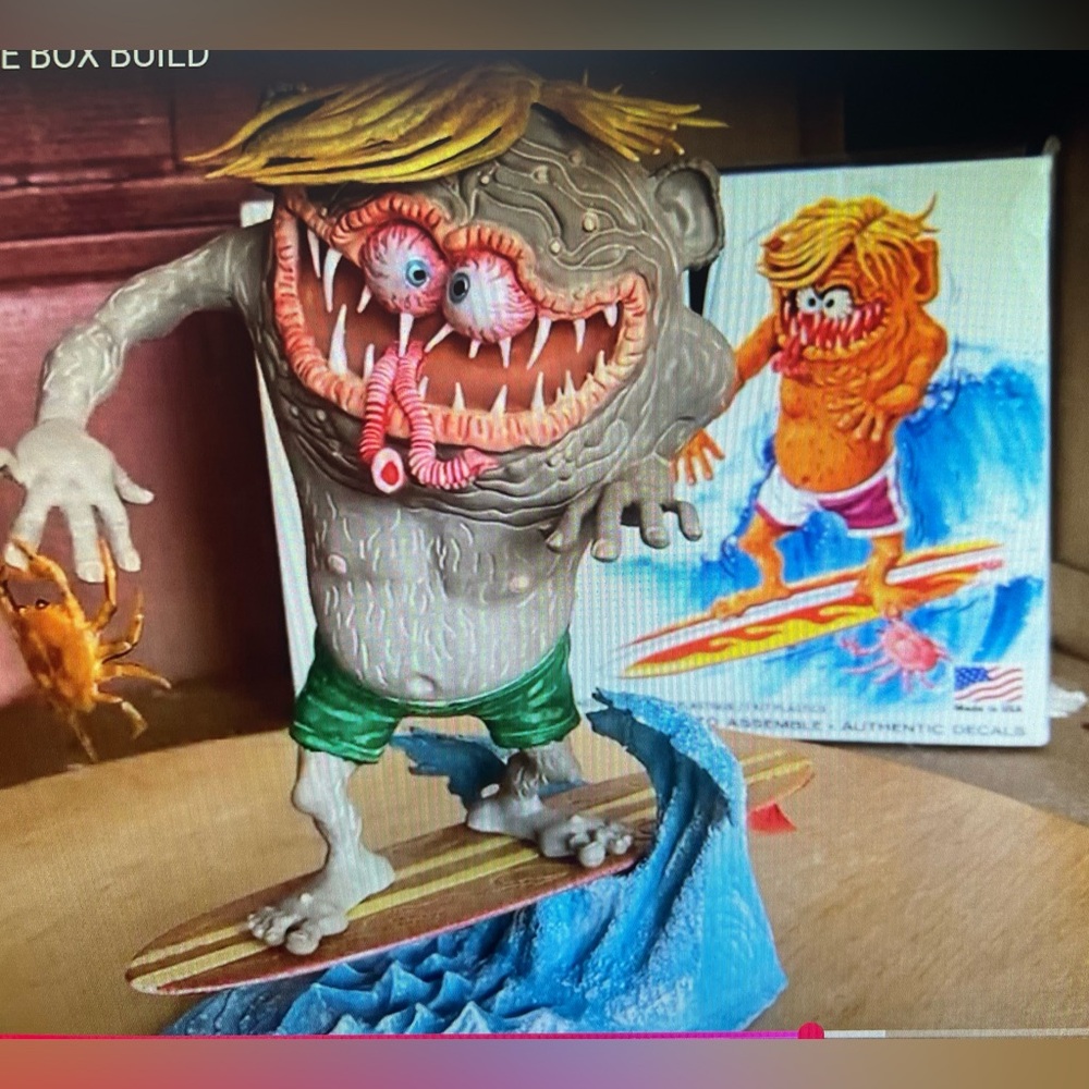 Unopened Surfink model of Ed “Big Daddy” Roth’s Dinghead Gremmy. 7 inches tall. - Picture 5 of 8